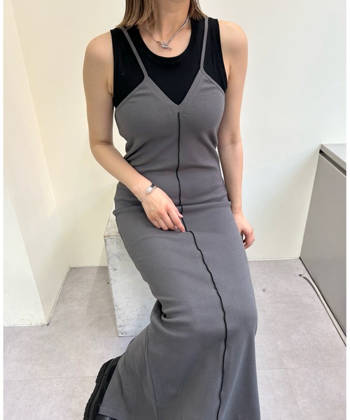 WHO'S WHO gallery（フーズフーギャラリー）の「Vあきリブワンピース（ワンピース・レディース・チャコールグレー/ブラック/ライトグレー・FREE）」の2枚目の写真