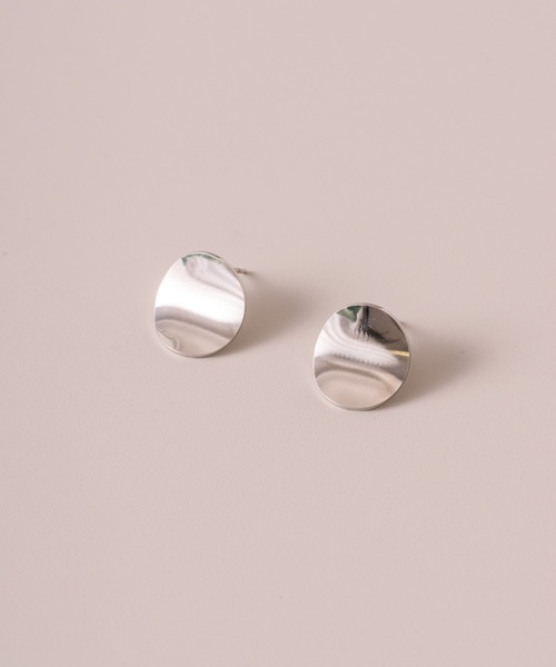 muku(ムク)の「金属アレルギー対応 ミニベンディングピアス/サージカルステンレス/316L(ピアス(両耳用)・レディース・シルバー/ゴールド・FREE)」の4枚目の写真
