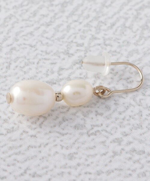 OPAQUE.CLIP（オペークドットクリップ）の「◆淡水パールフックピアス（ピアス（両耳用）・レディース・オフホワイト・00）」の7枚目の写真