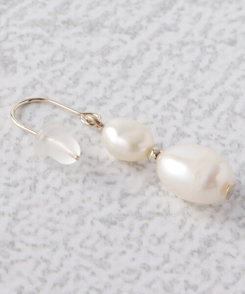 OPAQUE.CLIP（オペークドットクリップ）の「◆淡水パールフックピアス（ピアス（両耳用）・レディース・オフホワイト・00）」の8枚目の写真