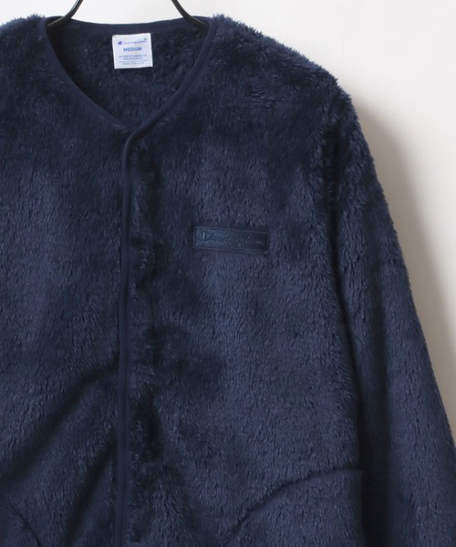Champion(チャンピオン)の「Champion/チャンピオン Sherpa Fleece Snap Jacket/シェルパフリース ロゴ ワンポイント刺繍 スナップ ノーカラージャケット/ボアジャケット/ブルゾン レディース(ノーカラージャケット・レディース・ネイビー/オフホワイト/ブルー/ブラック・M/L)」の4枚目の写真