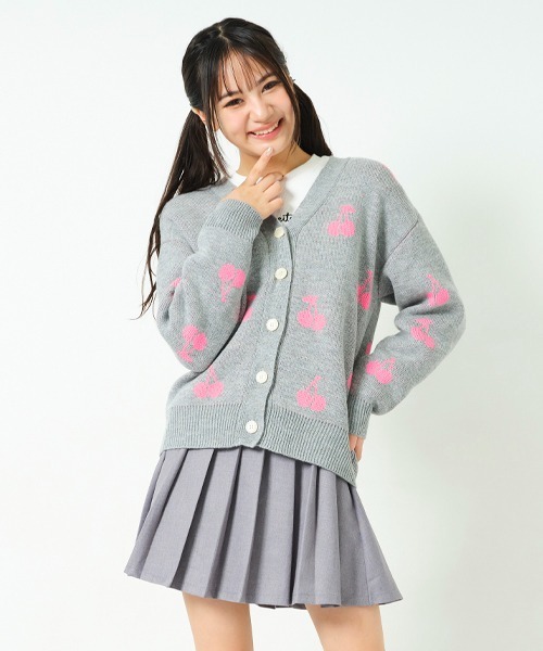 by LOVEiT（バイラビット）の「チェリー柄カーディガン（カーディガン/ボレロ・キッズ・ブルー/ブラック/グレー/ピンク・150cm/160cm/140cm/120cm/130cm）」の2枚目の写真