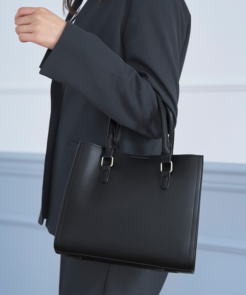 coca(coca)(コカ)の「合皮ショルダーバッグ(ショルダーバッグ・レディース・ブラック/ライトベージュ・ONE SIZE)」の2枚目の写真