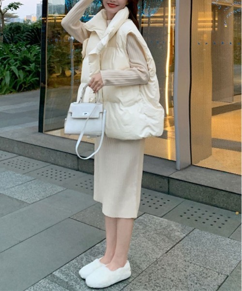 kirakiraShop(キラキラショップ)の「スタンドネック 中綿 ベスト(ダウンベスト・レディース・ブラック/ホワイト・S/M/L/XL)」の4枚目の写真
