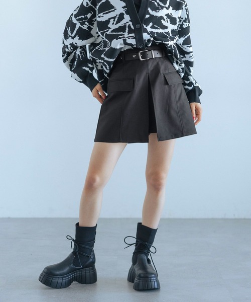 PAGEBOY（ページボーイ）の「レイヤードスカートショートパンツ（その他パンツ・レディース・ブラック/グレー・FREE）」の4枚目の写真