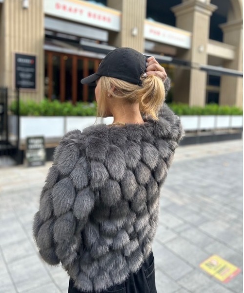 ジャケット コート アウター ファー ノーカラー 長袖 2colors ノーカラーボリュームファーコート – Darich (ダーリッチ)