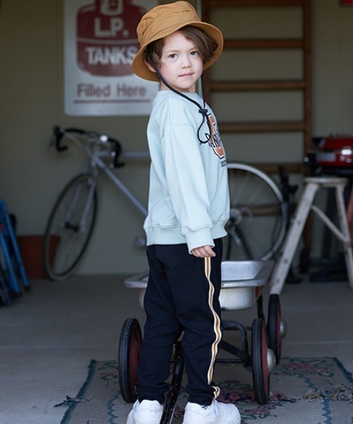 b・ROOM（ビールーム）の「【エニウェアシリーズ】サイドラインテーパードパンツ（その他パンツ・キッズ・モスグリーン/ベージュ/シルバーグレー/ダークパープル/ブラック/グレイッシュブルー・130cm/110cm/100cm/140cm/120cm）」の20枚目の写真