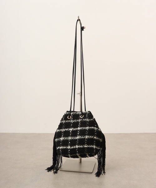FUNALIVE(ファンアライブ)の「dignity closet フリンジ付きツイード巾着バッグ / Tart Tweed Bag(ショルダーバッグ・レディース・ネイビー/イエロー/ブラック・FREE)」の7枚目の写真