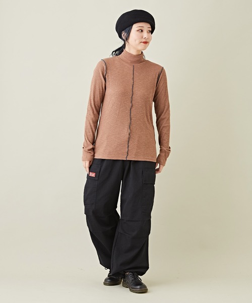 CUBE SUGAR（キューブシュガー）の「リブ配色メロウステッチタートルネックプルオーバー（Tシャツ/カットソー・レディース・イエロー/グリーン/ブラック/モカ・M）」の12枚目の写真