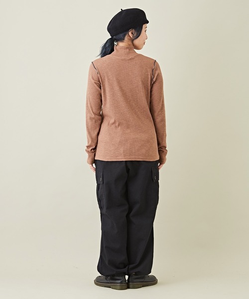 CUBE SUGAR（キューブシュガー）の「リブ配色メロウステッチタートルネックプルオーバー（Tシャツ/カットソー・レディース・イエロー/グリーン/ブラック/モカ・M）」の14枚目の写真