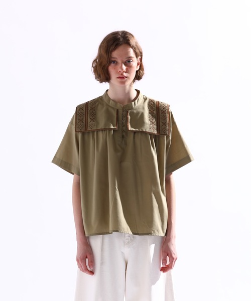 美品 KELEN フラップデザインブラウス FURE ケープ ゆったり 美品 KELEN フラップデザインブラウス FURE ケープ ゆったり