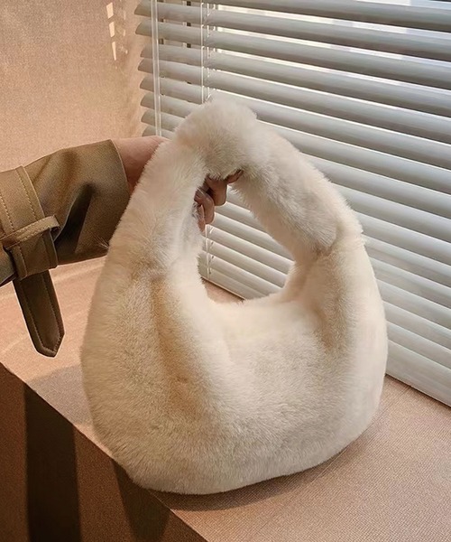 CORNERS（コーナーズ）の「フェイクファーハンドバッグ（ハンドバッグ・レディース・ブラウン/ブラック/ピンク/ベージュ/マスタード/グリーン/アイボリー・FREE）」の2枚目の写真