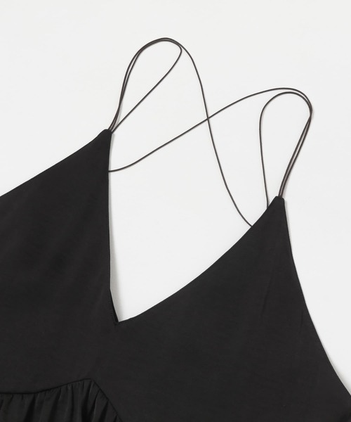 URBAN RESEARCH（アーバンリサーチ）の「Vネックギャザーキャミワンピース（ワンピース・レディース・グリーン系その他/ブラック/ベージュ系その他・FREE）」の5枚目の写真