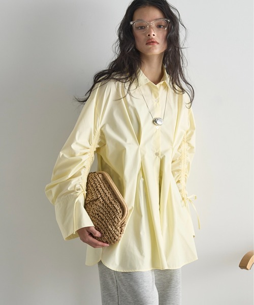 THE YOn（ザヨン）の「ドローストリングスリーブウエストタックシャツ（シャツ/ブラウス・レディース・オフホワイト/サックスブルー/ピンク/イエロー/ライトブルー・FREE）」の4枚目の写真