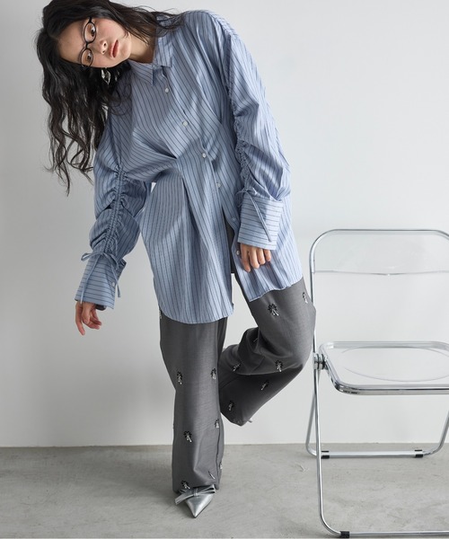 THE YOn（ザヨン）の「ドローストリングスリーブウエストタックシャツ