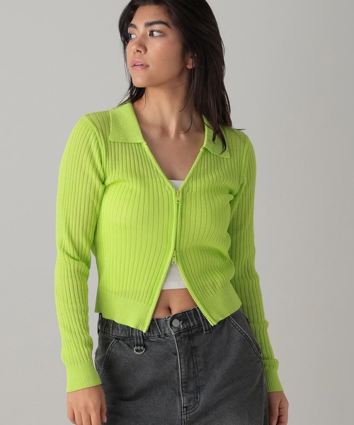 FOREVER 21(フォーエバー トゥエンティーワン)の「【2024SS】ラメシアー襟付きジップニット(ニット/セーター・レディース・ブラック/ホワイト/グリーン・SMALL/MEDIUM)」の9枚目の写真