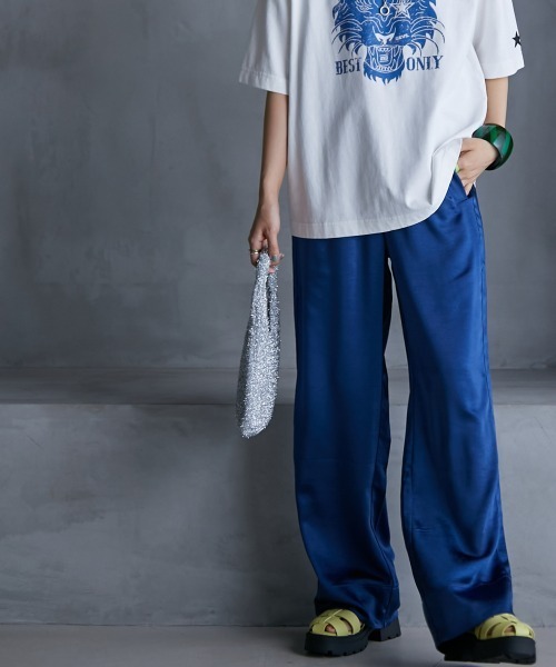 GEVS.(ジェイヴィス)の「<大きいサイズ> サテンイージーパンツ GEVS.(その他パンツ・レディース・ブラック/シルバーグレー/ブルー・L/LL/3L/4L/5L)」の3枚目の写真