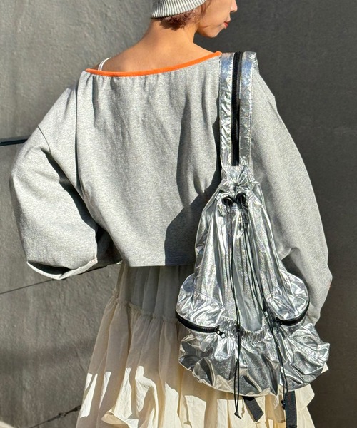 HELLO.SANFRANCISCO（ハローサンフランシスコ）の「【HELLO.SANFRANCISCO/ハローサンフランシスコ】ステッチ刺繍オフショルクロップドTEE（Tシャツ/カットソー・レディース・グレー/オフホワイト/ライム・FREE）」の21枚目の写真