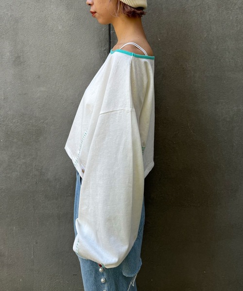HELLO.SANFRANCISCO（ハローサンフランシスコ）の「【HELLO.SANFRANCISCO/ハローサンフランシスコ】ステッチ刺繍オフショルクロップドTEE（Tシャツ/カットソー・レディース・グレー/オフホワイト/ライム・FREE）」の14枚目の写真