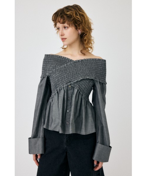 MOUSSY(マウジー)の「SHIRRING OFF SHOULDER シャツ(シャツ/ブラウス・レディース・ブラウン/ブラック/ライトピンク・FREE)」の7枚目の写真