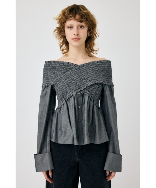 MOUSSY(マウジー)の「SHIRRING OFF SHOULDER シャツ(シャツ/ブラウス・レディース・ブラウン/ブラック/ライトピンク・FREE)」の9枚目の写真