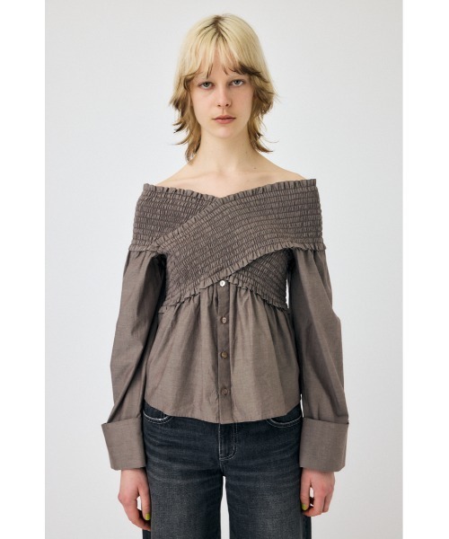 MOUSSY(マウジー)の「SHIRRING OFF SHOULDER シャツ(シャツ/ブラウス・レディース・ブラウン/ブラック/ライトピンク・FREE)」の17枚目の写真