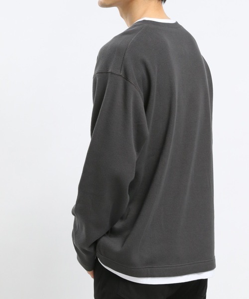GLOBAL WORK Smile Seed Store（グローバルワーク スマイルシードストア）の「速乾ワッフルレイヤード長袖/991885（Tシャツ/カットソー・メンズ・グレイッシュベージュ/アイボリー/ダークカーキ/ダークグレー・X-LARGE/MEDIUM/SMALL/LARGE）」の9枚目の写真