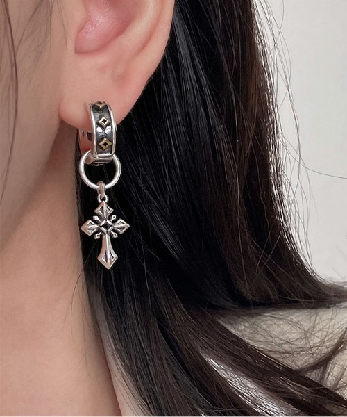 LA VORAGINE（ラ ヴォラジネ）の「クロスチェーンピアス（片耳）（ピアス（片耳用）・レディース・シルバー・FREE）」の4枚目の写真