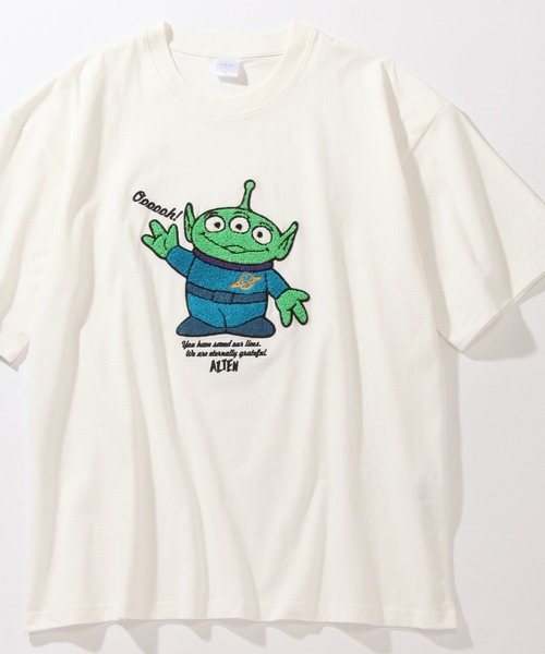 Disney(ディズニー)の「【Disney/ディズニー】【PIXAR/ピクサー】アートワークデザイン サガラ刺繍 半袖 オーバーサイズ Tシャツ(Tシャツ/カットソー・メンズ・ダークブルー/ブラック/オフホワイト/オレンジ系その他・LL/L/M)」の2枚目の写真