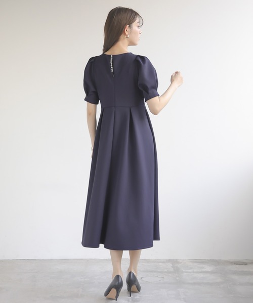 【セール】紫外線も怖くない！無敵のワンピース【UVカット98％！接触冷感！手洗いOK♪全方位ストレッチ♪】ハイストレッチつやポンチ・バックパール調フレアーワンピース（ワンピース）｜Emilyan（エミリアン）