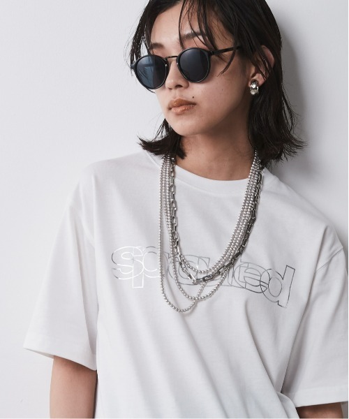 CHIC STYLE(シックスタイル)の「<大きいサイズ>綿100%箔ロゴプリントTシャツ シックスタイル(Tシャツ/カットソー・レディース・ブラック/オフホワイト・4L/3L/LL/L/5L)」の1枚目の写真
