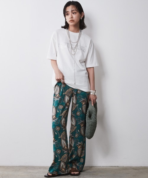 CHIC STYLE(シックスタイル)の「<大きいサイズ>綿100%箔ロゴプリントTシャツ シックスタイル(Tシャツ/カットソー・レディース・ブラック/オフホワイト・4L/3L/LL/L/5L)」の18枚目の写真