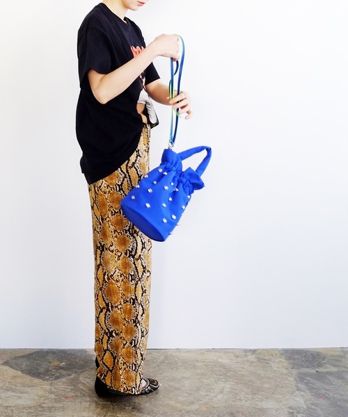 Magine(マージン)の「cheek チーク:kirakira 2way shoulder /ショルダーバッグ(ショルダーバッグ・レディース・ブラック/グレー/ブルー/イエロー・FREE)」の8枚目の写真