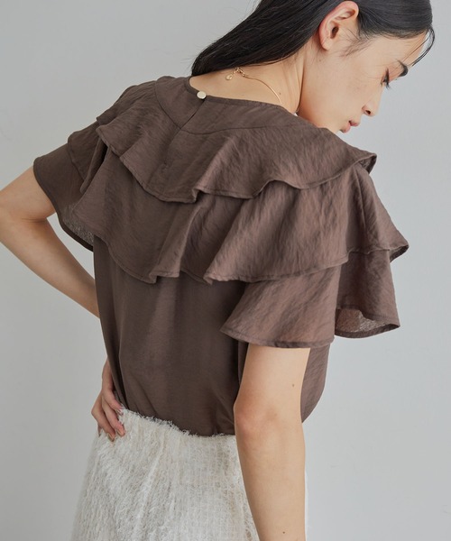 VIS（ビス）の「フリルティアードブラウス（シャツ/ブラウス・レディース・ブラック/オフホワイト/ブラウン系その他・FREE）」の3枚目の写真