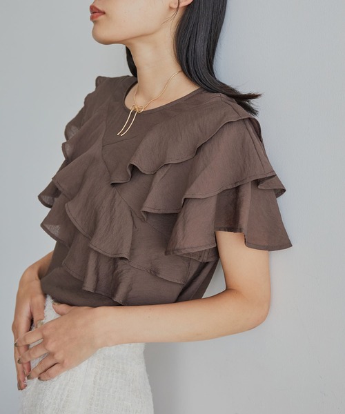 VIS（ビス）の「フリルティアードブラウス（シャツ/ブラウス・レディース・ブラック/オフホワイト/ブラウン系その他・FREE）」の12枚目の写真