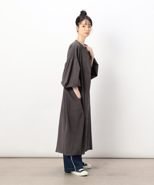 ONIGIRI（オニギリ）の「【 速乾 】綿100％ バンドカラー　ボリュームスリーブ シャツワンピース（シャツワンピース・レディース・マスタード/ブラウン/オフホワイト・FREE）」の19枚目の写真