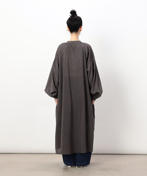 ONIGIRI（オニギリ）の「【 速乾 】綿100％ バンドカラー　ボリュームスリーブ シャツワンピース（シャツワンピース・レディース・マスタード/ブラウン/オフホワイト・FREE）」の5枚目の写真