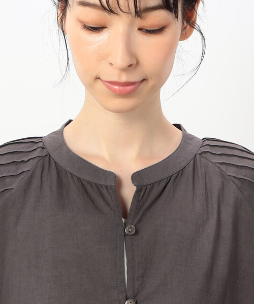 ONIGIRI（オニギリ）の「【 速乾 】綿100％ バンドカラー　ボリュームスリーブ シャツワンピース（シャツワンピース・レディース・マスタード/ブラウン/オフホワイト・FREE）」の6枚目の写真