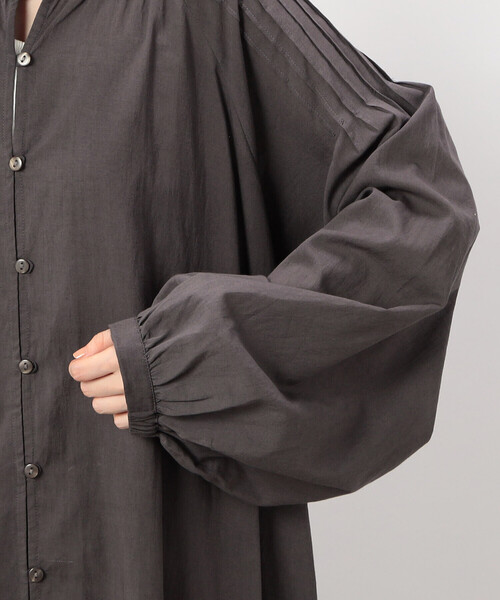 ONIGIRI（オニギリ）の「【 速乾 】綿100％ バンドカラー　ボリュームスリーブ シャツワンピース（シャツワンピース・レディース・マスタード/ブラウン/オフホワイト・FREE）」の7枚目の写真