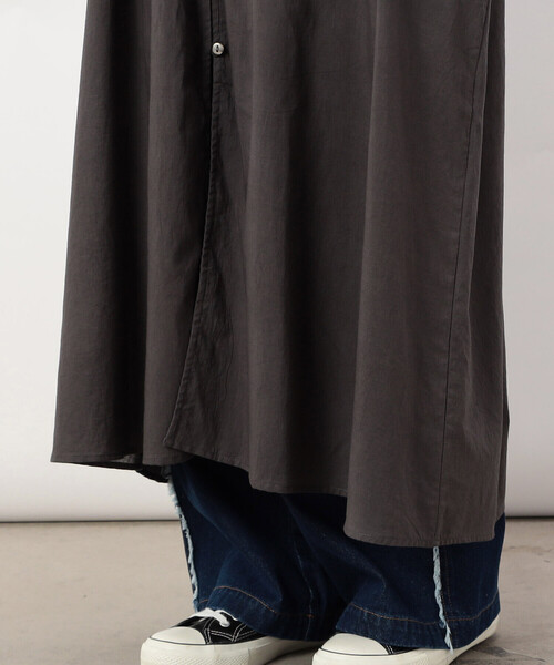 ONIGIRI（オニギリ）の「【 速乾 】綿100％ バンドカラー　ボリュームスリーブ シャツワンピース（シャツワンピース・レディース・マスタード/ブラウン/オフホワイト・FREE）」の9枚目の写真