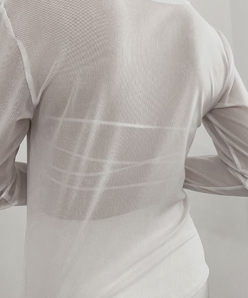 Reurie'（レウリィ）の「【再入荷】バッククロスチューブトップ / 背中開き バックオープン バンドゥ ブラトップ ストラップレス カップ付きインナー 白 黒 ホワイト ブラック（チューブトップ・レディース・ホワイト/ブラック・FREE）」の14枚目の写真