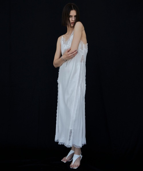 JOSE MOON(ジョゼムーン)の「LACE TRIMMED CAMISOLE DRESS/レーストリムドキャミソールドレス(ワンピース・レディース・ブラック/ホワイト・FREE)」の3枚目の写真