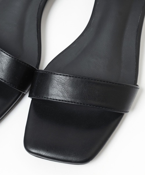 Elura(エルーラ)の「ふかふかFITフラットミュール/126052(サンダル・レディース・ブラック/シルバー・LARGE/MEDIUM)」の6枚目の写真