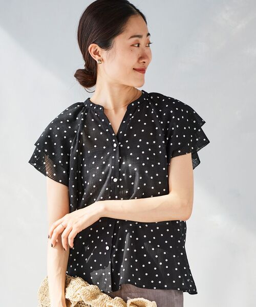 le.coeur blanc（ルクールブラン）の「シアースラブVネックブラウス（シャツ/ブラウス・レディース・ブラック/ホワイト系その他/ブラック系その他・38）」の3枚目の写真