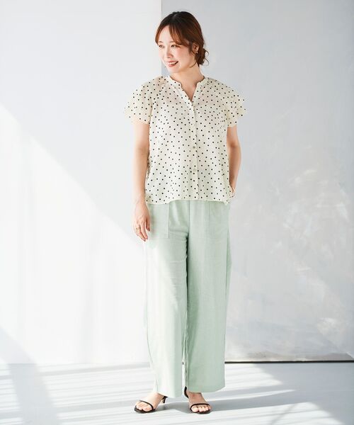 le.coeur blanc（ルクールブラン）の「シアースラブVネックブラウス（シャツ/ブラウス・レディース・ブラック/ホワイト系その他/ブラック系その他・38）」の9枚目の写真