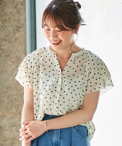 le.coeur blanc（ルクールブラン）の「シアースラブVネックブラウス（シャツ/ブラウス・レディース・ブラック/ホワイト系その他/ブラック系その他・38）」の14枚目の写真