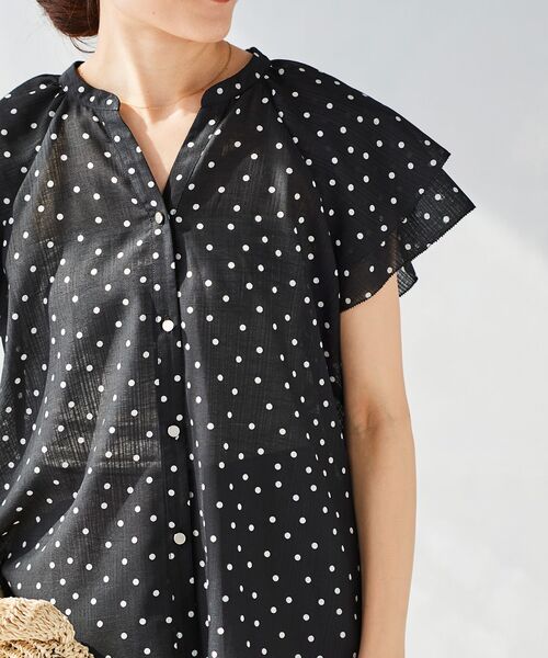 le.coeur blanc（ルクールブラン）の「シアースラブVネックブラウス（シャツ/ブラウス・レディース・ブラック/ホワイト系その他/ブラック系その他・38）」の21枚目の写真