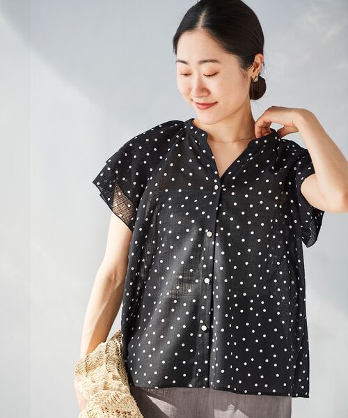 le.coeur blanc（ルクールブラン）の「シアースラブVネックブラウス（シャツ/ブラウス・レディース・ブラック/ホワイト系その他/ブラック系その他・38）」の22枚目の写真