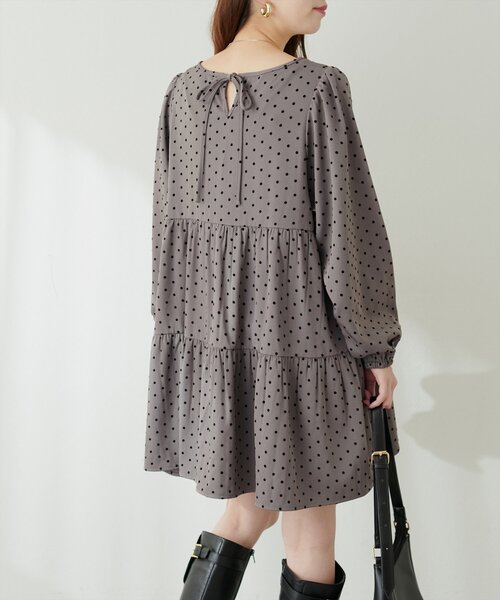 natural couture（ナチュラルクチュール）の「【WEB限定】フロッキードットティアードチュニック（シャツ/ブラウス・レディース・モカ/グレー/ライトベージュ/ブラック・FREE）」の11枚目の写真