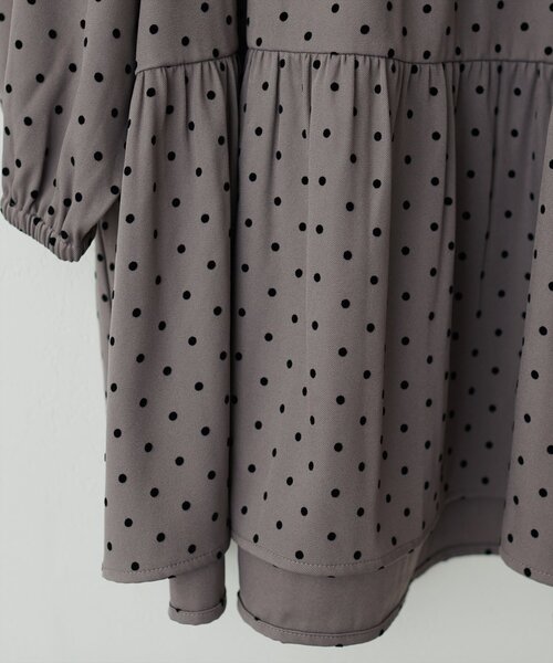 natural couture（ナチュラルクチュール）の「【WEB限定】フロッキードットティアードチュニック（シャツ/ブラウス・レディース・モカ/グレー/ライトベージュ/ブラック・FREE）」の14枚目の写真